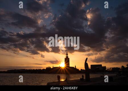 Sonnenuntergang am Hafen hinter dem Rathaus, Stcckholm, Schweden Stockfoto