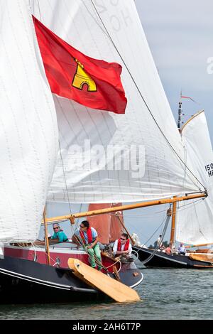 Ein Hoogaars ist ein Segelschiff. Er wurde hauptsächlich in der Zeeland-Fischerei in Den Niederlanden verwendet. Jetzt wird es hauptsächlich für den Segelsport als Sport genutzt Stockfoto