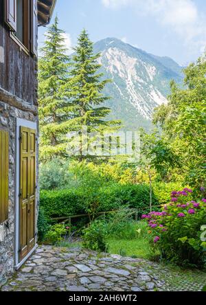 Das malerische Dorf Canale di Tenno, in der Provinz Trient, Trentino Alto Adige, Italien. Stockfoto