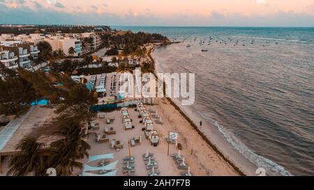 Sonnenuntergang in Playa del Carmen Luftaufnahme Stockfoto