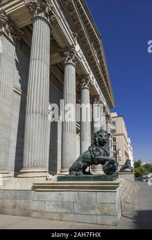 Das Äußere des Congreso de los Diputados spanischen Parlament Gebäude, Madrid, Spanien Stockfoto