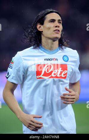 Mailand, Italien, 28. Februar 2011, 'G.' Meazza San Siro Stadion, Campionato di Calcio Seria A 2010/2011, AC Mailand - SSC Napoli: Edison Cavani vor Th Stockfoto