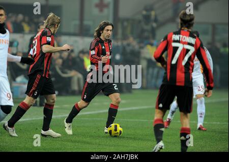 Mailand, Italien, 18. Dezember 2010, 'G.' Meazza San Siro Stadion, Campionato di Calcio Seria A 2010/2011, AC Milan - AS Roma: Andrea Pirlo während des Spiels Stockfoto