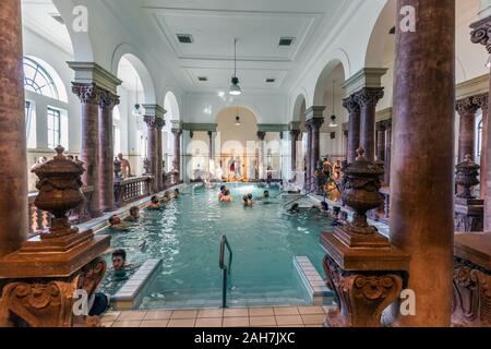 Budapest, Ungarn - 30. Juni 2018: das Thermalbad Szechenyi Bädern. Stockfoto