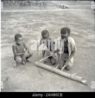 Kamerun, Ruel Sammlung: drummersJune BanyangBoys Gesellschaft, 1954, Juni 1954. 2012/001/6/7/AO 5. Stockfoto