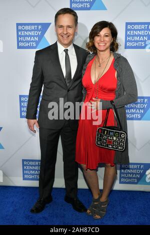 Welligkeit der Hoffnung Award Gala, Ankünfte, New York Hilton in Midtown, USA - 12 Dez 2019 - Chad Lowe und Kim Maler Stockfoto