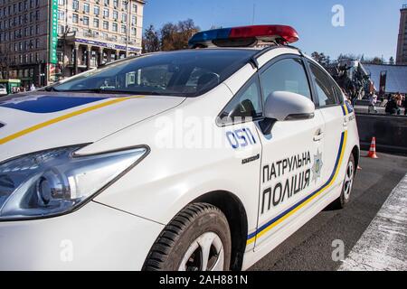 Ukrainische Patrouille der Polizei Auto, Schutz der Ukraine Kiew 26.12.2019 Stockfoto