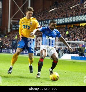 Glasgow, UK. 26. Dezember 2019. Rangers FC spielte ihre Boxing Day Liga Match gegen Kilmarnock FC an ihrem Haus Boden, Ibrox Stadium, Govan Glasgow. Obwohl die Rangers nur eines Ihrer letzten 5 Liga Treffen mit Kilmarnock an Ibrox, einem 1 - 0 Sieg im Mai 2018 gewonnen haben, in der sie aufgezeichnet 5 - 0 Heimsieg über Kilmarnock im Scottish Cup im Februar 2019 das Spiel mit einem 1 - 0 fertig Gewinnen für Förster und das Ziel wurde von Alfredo Morelos, auf gebracht als Ersatz in der zweiten Hälfte gezählt. . Credit: Findlay/Alamy Nachrichten Stockfoto