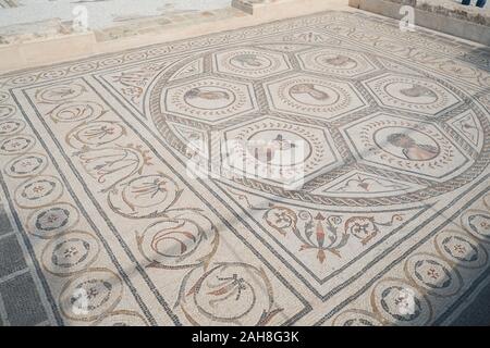 Mosaik Darstellungen der Römischen Himmelskörper im Haus des Planetariums an Italica. Stockfoto