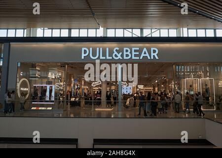 Pull&Tragen. Lagoh Shopping Center. Sevilla, Andalusien, Spanien. Stockfoto