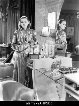GRETA GARBO als Grusinskaya im GRAND HOTEL Direktor 1932 Edmund Goulding Kleid von Gilbert Adrian Metro Goldwyn Mayer Stockfoto