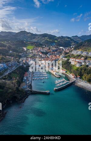 Hafen von Mutriku Luftaufnahme, Gipuzkoa, Baskenland Stockfoto