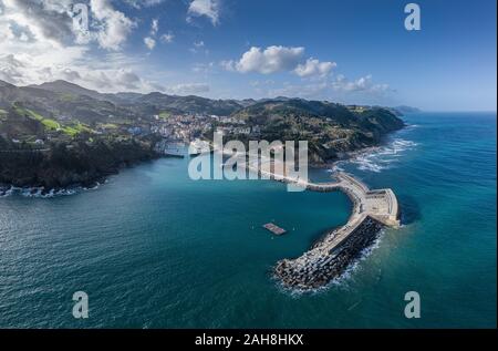 Hafen von Mutriku Luftaufnahme, Gipuzkoa, Baskenland Stockfoto
