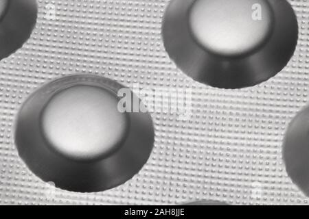 Tabletten im Blister mit schönen Muster angeordnet. Global Healthcare Konzept. Antibiotika Resistenzen. Antimikrobielle Kapsel Pillen. Pharmace Stockfoto