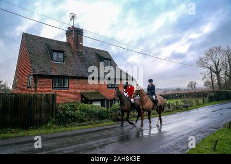 Die alte Surrey Burstow und West Kent Boxing Day Hunt in Edenbridge, Kent. Stockfoto