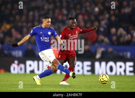 Von Leicester City Youri Tielemans (links) und Liverpools Naby Keita Kampf um den Ball während der Premier League Match für die King Power Stadion, Leicester. Stockfoto