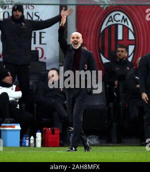 Mailand, ITALIEN - 15. Dezember 2019: Stefano Pioli Cheftrainer von Mailand reagiert während der Serie A 2019/2020 MAILAND gegen SASSUOLO im San Siro Stadium. Stockfoto