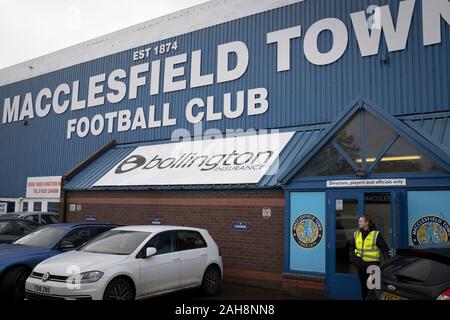 Eine Außenansicht der Boden vor Macclesfield Town Grimsby Town in einem SkyBet Liga 2 Befestigung am Moss Rose gespielt. Der Heimverein hatte Probleme, die im Vorfeld dieses Fixture mit der EFL Abzug der Punkte erlitten, nachdem sie Mitarbeiter zu bezahlen und sie hatten ein Spiel verschoben. Dieses Match endete in einem 1-1 zeichnen, durch eine Masse von 1.991 beobachtet. Stockfoto