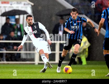 Bergamo, ITALIEN - 23. November 2019: Mattia De Sciglio und Marten de Roon im Einsatz während der Serie A 2019/2020 ATALANTA gegen JUVENTUS bei Atleti Azzurri Stockfoto