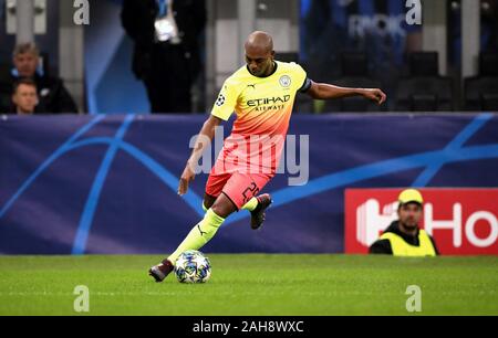 Mailand, ITALIEN - 6. November 2019: Fernandinho im Einsatz während der UEFA Champions League 2019/2020 ATALANTA gegen MANCHESTER CITY im San Siro Stadium. Stockfoto