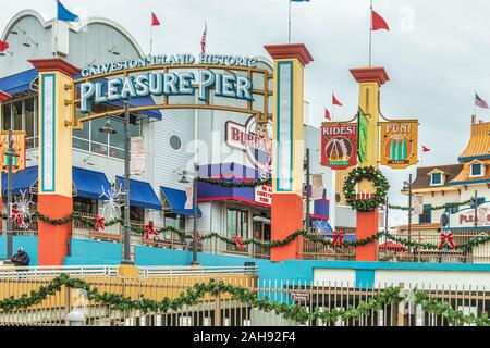 Galveston Seawall Pleasure Pier und städtischen Park auf Seawall Boulevard, Galveston, Texas Stockfoto