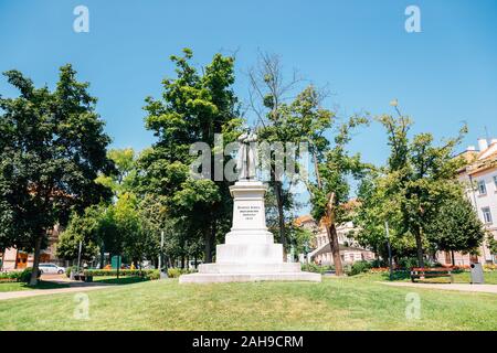 Szeged, Ungarn - 19. Juli 2019: Andras Dugonics Statue und Park Stockfoto