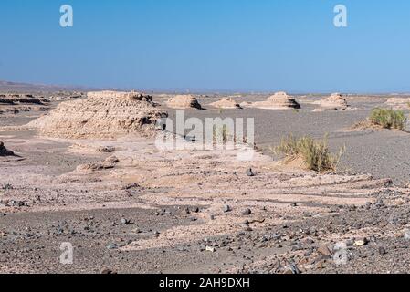 Die Bildung von Sand Steine in der Wüste Lut Stockfoto