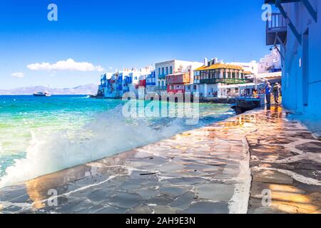 Blick auf die berühmte malerische kleine Venedig Bucht der Stadt Mykonos in Mykonos in Griechenland Stockfoto