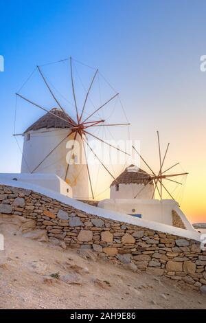 Blick auf die berühmte malerische kleine Venedig Bucht der Stadt Mykonos in Mykonos in Griechenland Stockfoto