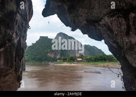 Blick über den Mekong Fluss von Pak Ou Höhlen, Laos Stockfoto