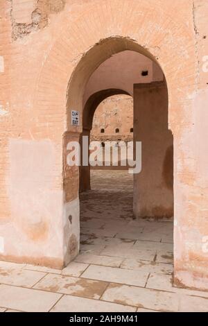 El Badi Palast aus Saadian Dynastie, 16. Jahrhundert, Ruinen, Marrakech, Marokko, Nordafrika. Stockfoto