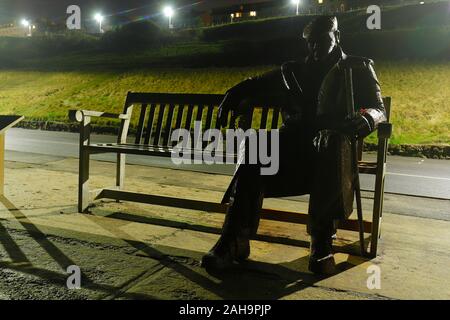 Freddie Gilroy Skulptur am Marine Drive in North Bay, Scarborough, North Yorkshire Stockfoto