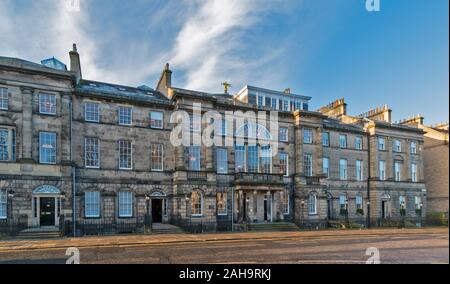 EDINBURGH SCHOTTLAND CHARLOTTE SQUARE BEHERBERGT EINE UNESCO-Seite, die TEIL DER NEUEN STADT ENTWORFEN VON ROBERT ADAM Stockfoto