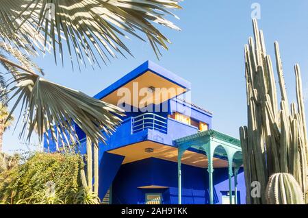 Blue House im Jardin Majorelle Botanischer Garten, ehemaligen Besitzer Yves Saint-Laurent und Pierre Bergé, Marrakesch, Marokko. Stockfoto