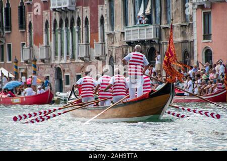 Venedig, Italien - 7. September 2008: Historische Schiffe geöffnet die Regata Storica findet jedes Jahr am ersten Sonntag im September. Stockfoto