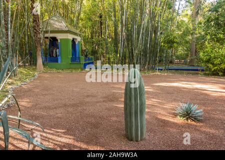 Majorelle Gärten, Jardin Majorelle. Pavillion Kakteen, Yves Saint Laurent und Pierre Bergé früher Eigentümer. Marrakech Guéliz, Mor Stockfoto