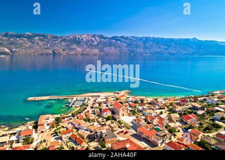 Haffkrug. Historische Altstadt von Haffkrug und Velebit Kanal Luftaufnahme, Dalmatien Region von Kroatien Stockfoto