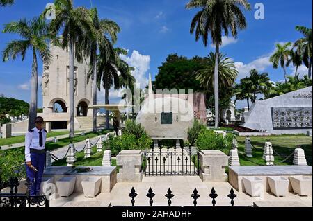 01.08.2019, Santiago de Cuba, Santiago de Cuba, Kuba - Blick auf das Grab von Fidel Castro auf dem Friedhof Santa Ifigenia. 0 RL 190801 D 021 CAROEX.JPG [MODUS Stockfoto