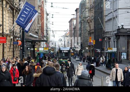 03.03.2018, Helsinki, Finnland - Einkaufsstraße Aleksanterinkatu. 00 S 180303 D 246 CAROEX.JPG [MODEL RELEASE: NEIN PROPERTY RELEASE: NEIN (c) Caro images/ Stockfoto