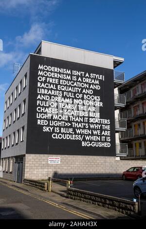Nuart Art Festival Aberdeen Wandgemälde auf der Jopps Lane vom Künstler Robert Montgomery, Schottland, Großbritannien Stockfoto
