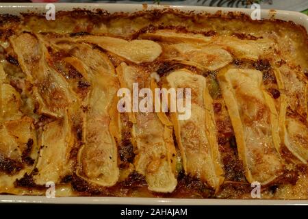Eine Nahaufnahme Bild eines tartiflette Gericht. Stockfoto