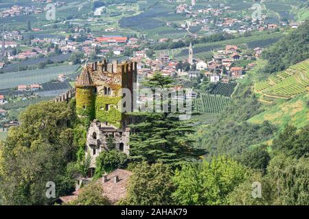 Brunnenburg Castle Fontana in Tirol, Südtirol, Italien Stockfoto