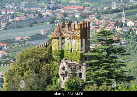 Brunnenburg Castle Fontana in Tirol, Südtirol, Italien Stockfoto