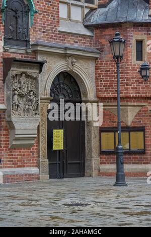 Alte Kirchentür St. Elisabethkirche Wroclaw Stockfoto