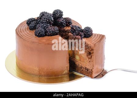 Schokoladenkuchen, Frieden Kuchen Kuchen Server isoliert weißer Hintergrund Stockfoto