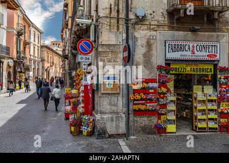 Confetti shop, Corso Ovidio Sulmona Stockfoto