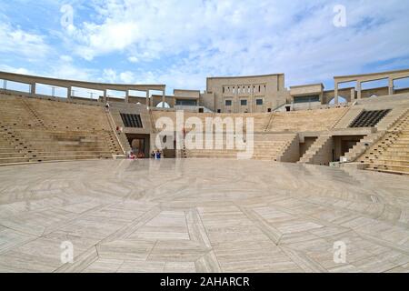 Doha, Katar, 20.November. 2019. Moderne Katara Amphitheater in Katara Dorf Stockfoto