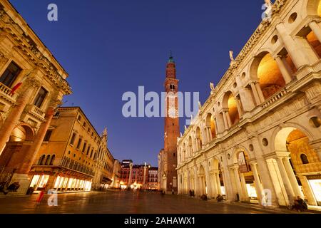 Vicenza, Venetien, Italien. Die Basilika Palladiana ist ein Renaissance-gebäude in der zentralen Piazza dei Signori in Vicenza. Die Loggia zeigt eines der fi Stockfoto