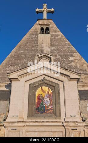 Mosaik Gemälde der Myrrhe - Lager Frau der St. Nikolaus Kirche in der Stadt Sewastopol, Krim, Russland Stockfoto