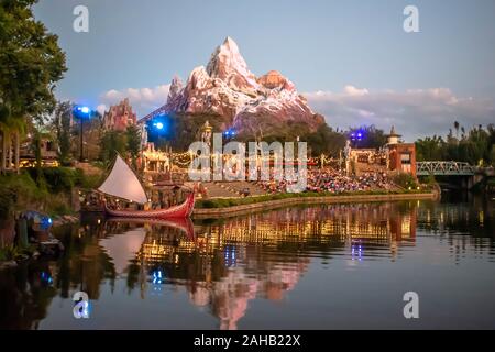 Orlando, Florida. Dezember 16, 2019. Schöne Aussicht auf Everest in Asien Land an Animal Kingdom Stockfoto